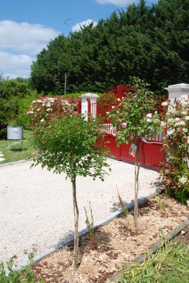 Chambre D'Hotes "Les Paturelles" Fougeres-sur-Bievre Eksteriør bilde