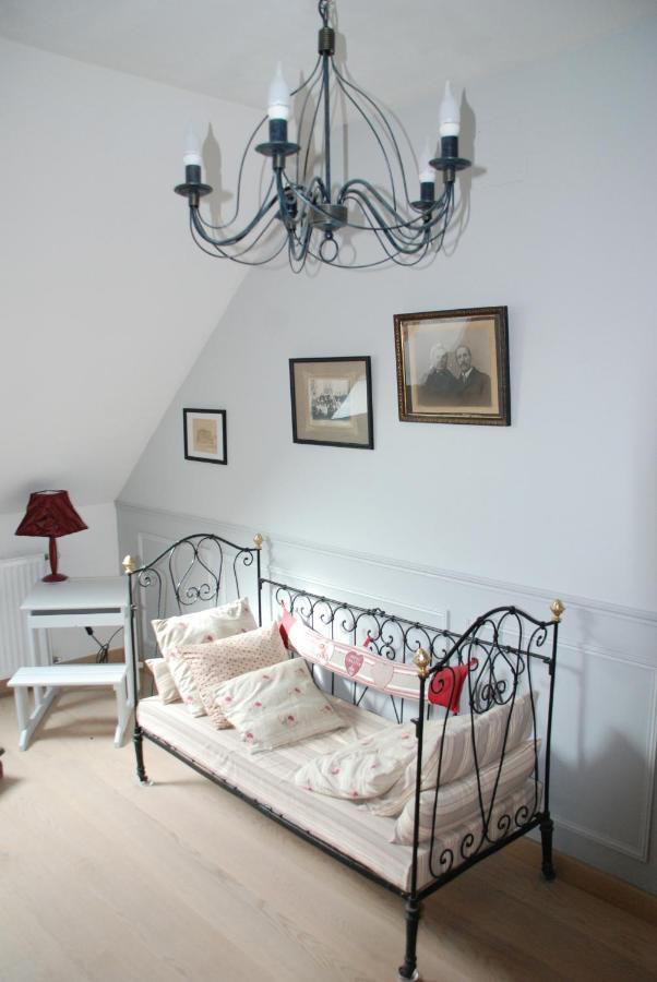 Chambre D'Hotes "Les Paturelles" Fougeres-sur-Bievre Eksteriør bilde