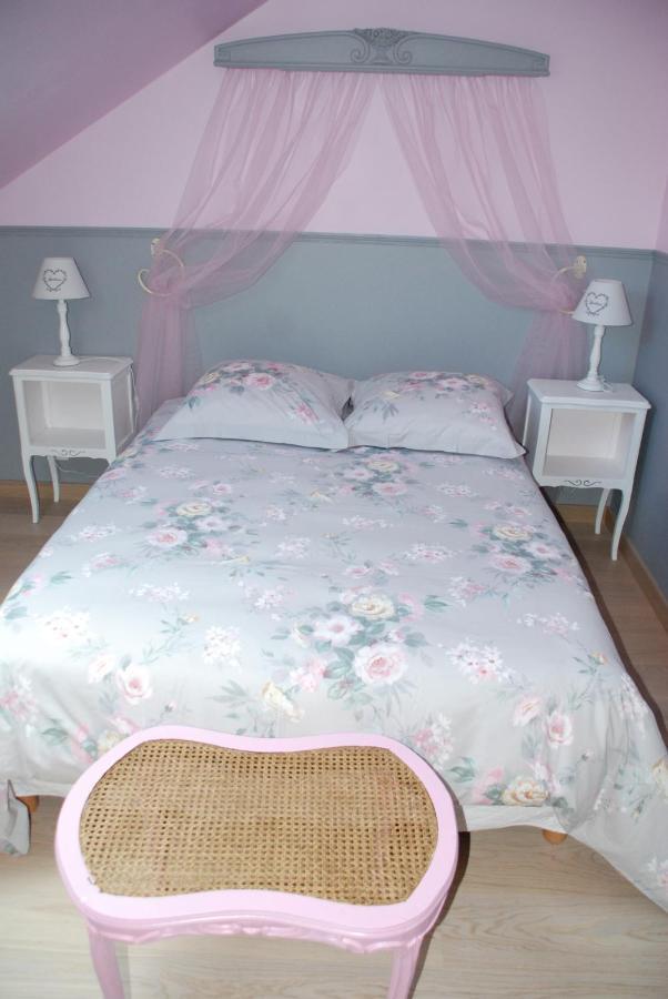 Chambre D'Hotes "Les Paturelles" Fougeres-sur-Bievre Eksteriør bilde