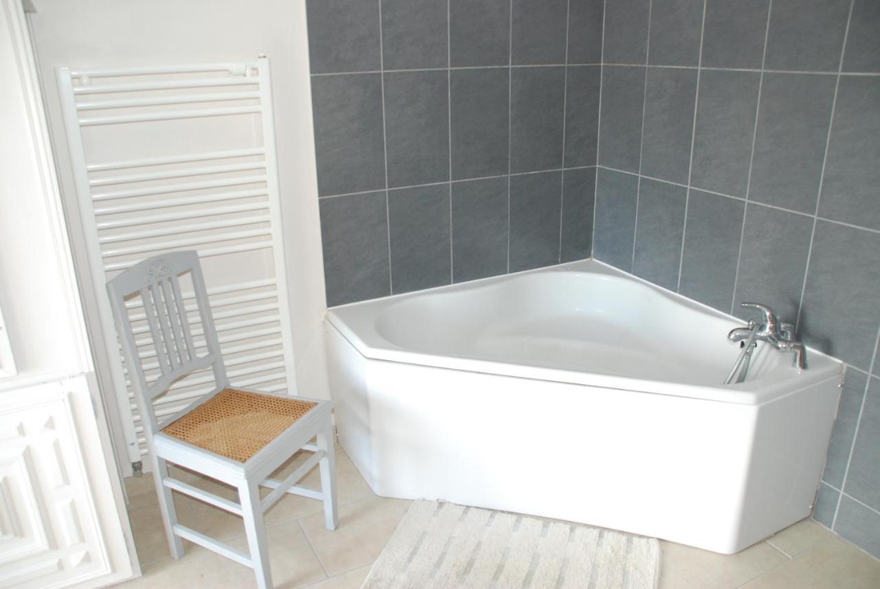 Chambre D'Hotes "Les Paturelles" Fougeres-sur-Bievre Eksteriør bilde