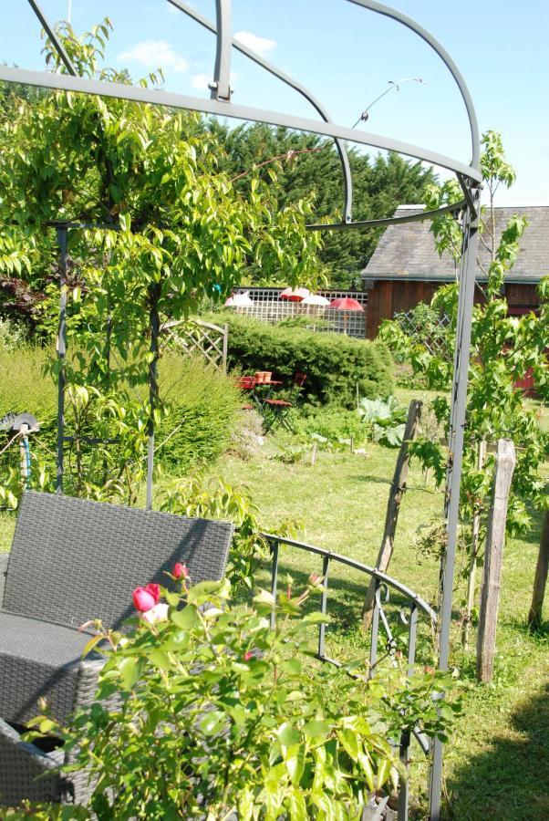 Chambre D'Hotes "Les Paturelles" Fougeres-sur-Bievre Eksteriør bilde